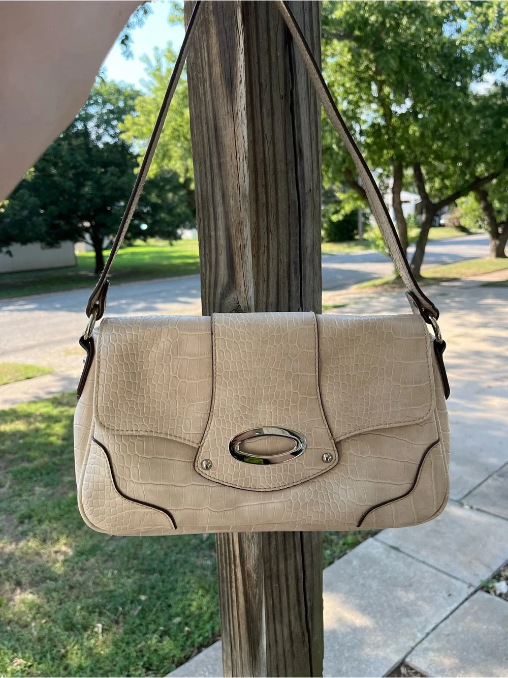 Liz Claiborne chic cream
